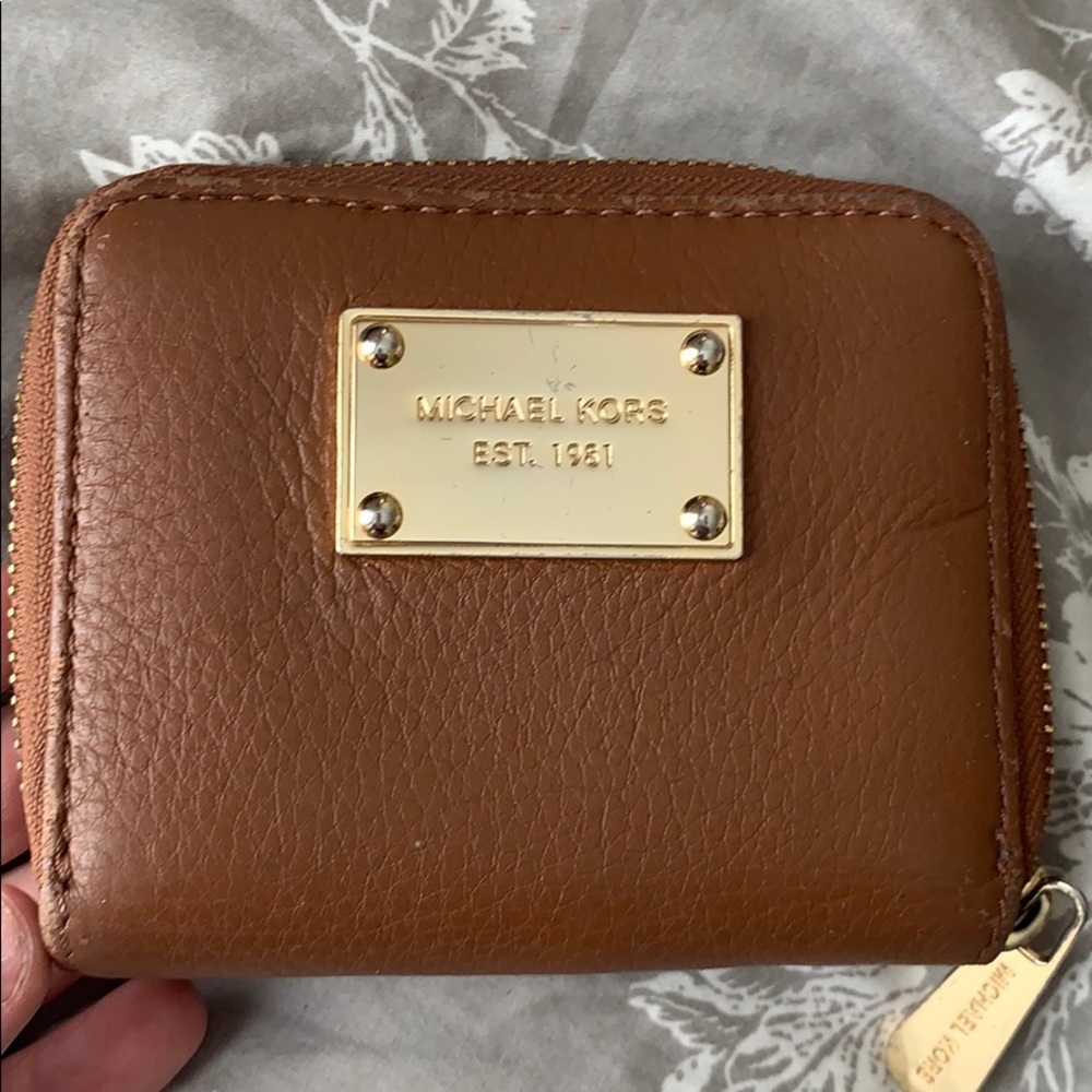 Michael Kors brown leather wallet- EUC